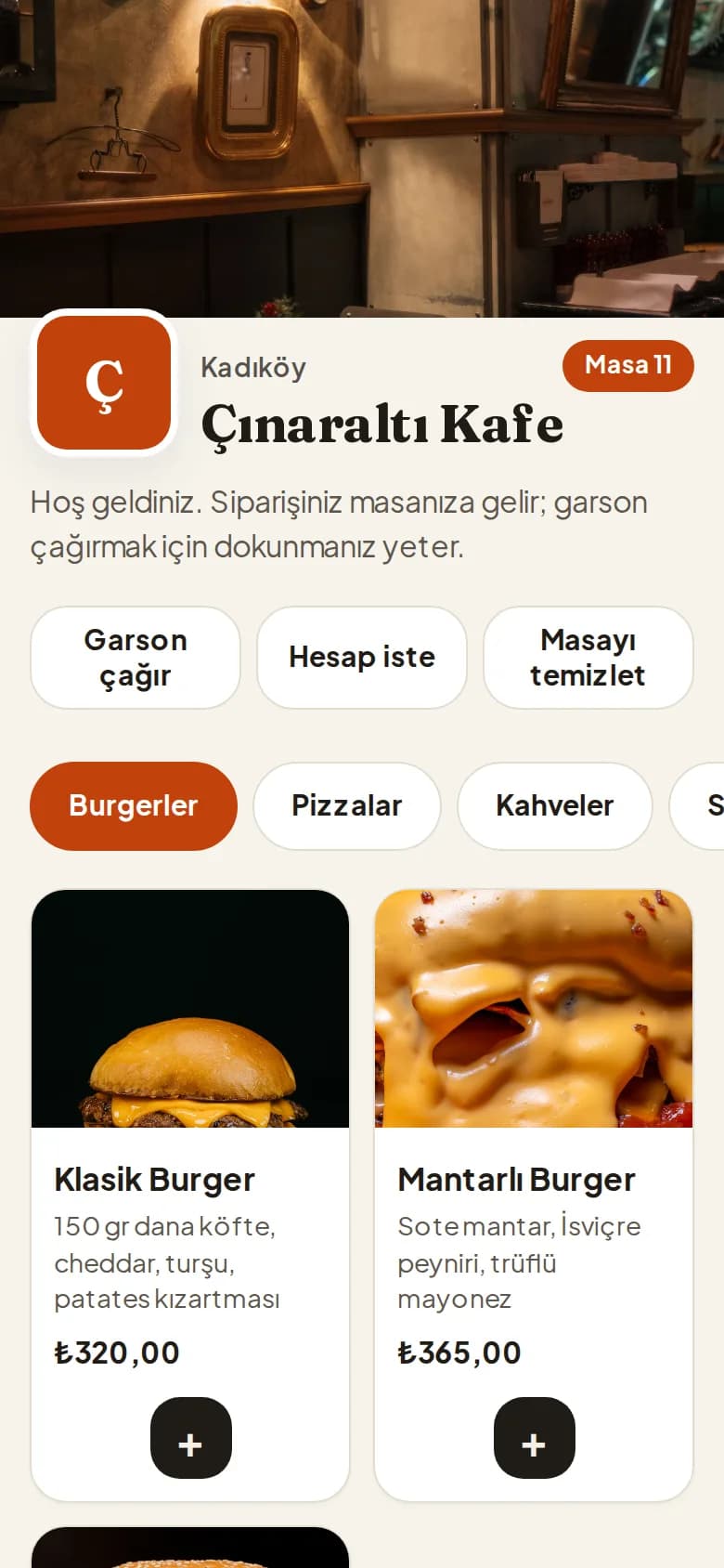 Müşterinin telefonundaki QR menü: kapak, masa adı, kategoriler ve ürünler